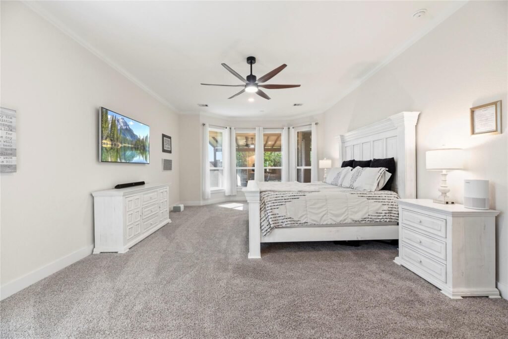 776540699
